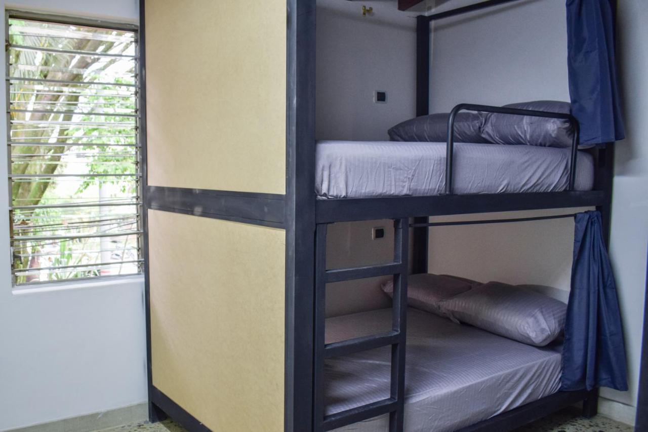 Area 51 Hostel เมเดยิน ภายนอก รูปภาพ